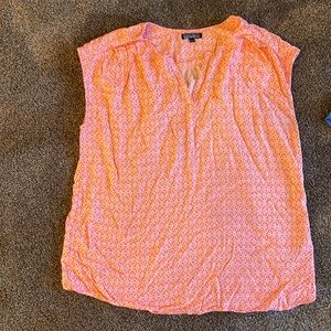 XXL ladies peach and white shirt